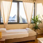 Blisshouse Luxurious Calm And Energetic Spot Near By Surrounded By The Forest Where Will Find Your Peace And Your People Гостевой дом