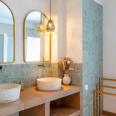 בית הארחה Blisshouse Luxurious Calm And Energetic Spot Near By Surrounded By The Forest Where Will Find Your Peace And Your People קרקוב