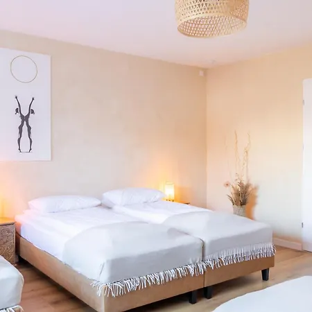 Blisshouse Luxurious Calm And Energetic Spot Near By Surrounded By The Forest Where Will Find Your Peace And Your People Guest house Krakow