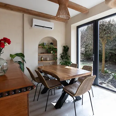Guest house Blisshouse Luxurious Calm And Energetic Spot Near By Surrounded By The Forest Where Will Find Your Peace And Your People