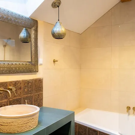 Blisshouse Luxurious Calm And Energetic Spot Near By Surrounded By The Forest Where Will Find Your Peace And Your People *