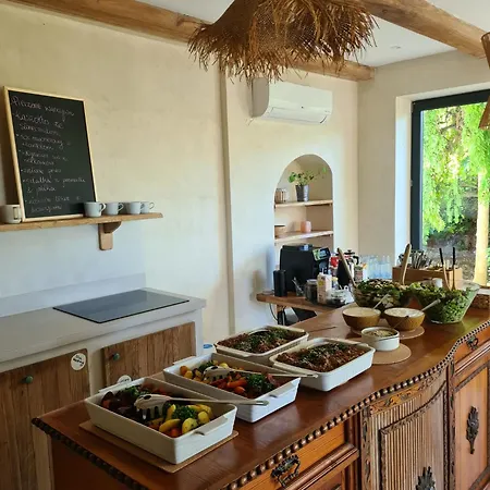 Blisshouse Luxurious Calm And Energetic Spot Near By Surrounded By The Forest Where Will Find Your Peace And Your People Pensjonat *