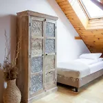 Blisshouse Luxurious Calm And Energetic Spot Near By Surrounded By The Forest Where Will Find Your Peace And Your People Vendégház
