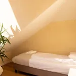 Blisshouse Luxurious Calm And Energetic Spot Near By Surrounded By The Forest Where Will Find Your Peace And Your People Vendégház Krakkó