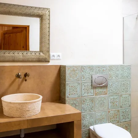 Blisshouse Luxurious Calm And Energetic Spot Near By Surrounded By The Forest Where Will Find Your Peace And Your People Pensión Cracovia