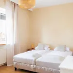 Pensión Blisshouse Luxurious Calm And Energetic Spot Near By Surrounded By The Forest Where Will Find Your Peace And Your People Cracovia