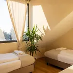 Blisshouse Luxurious Calm And Energetic Spot Near By Surrounded By The Forest Where Will Find Your Peace And Your People Pensión Cracovia